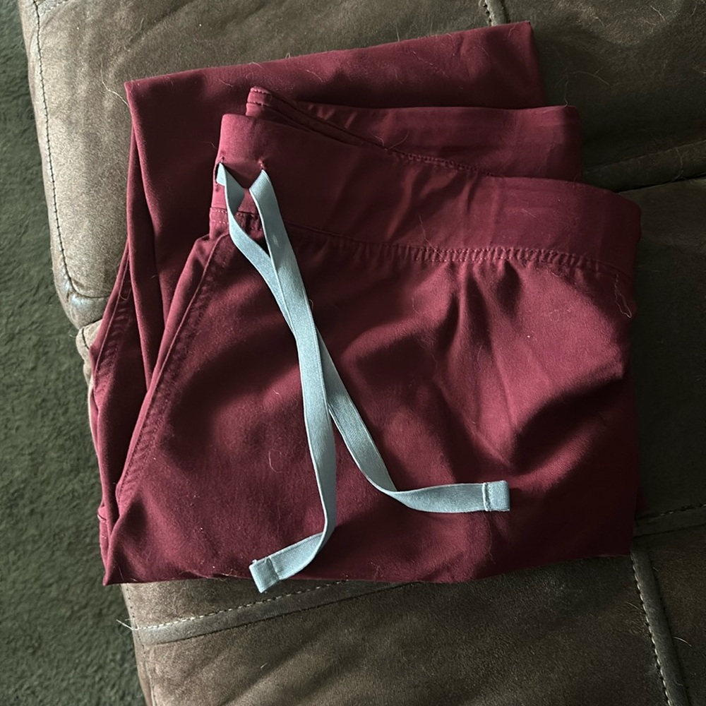 FIGS Maroon scrub pants technical collection Med
